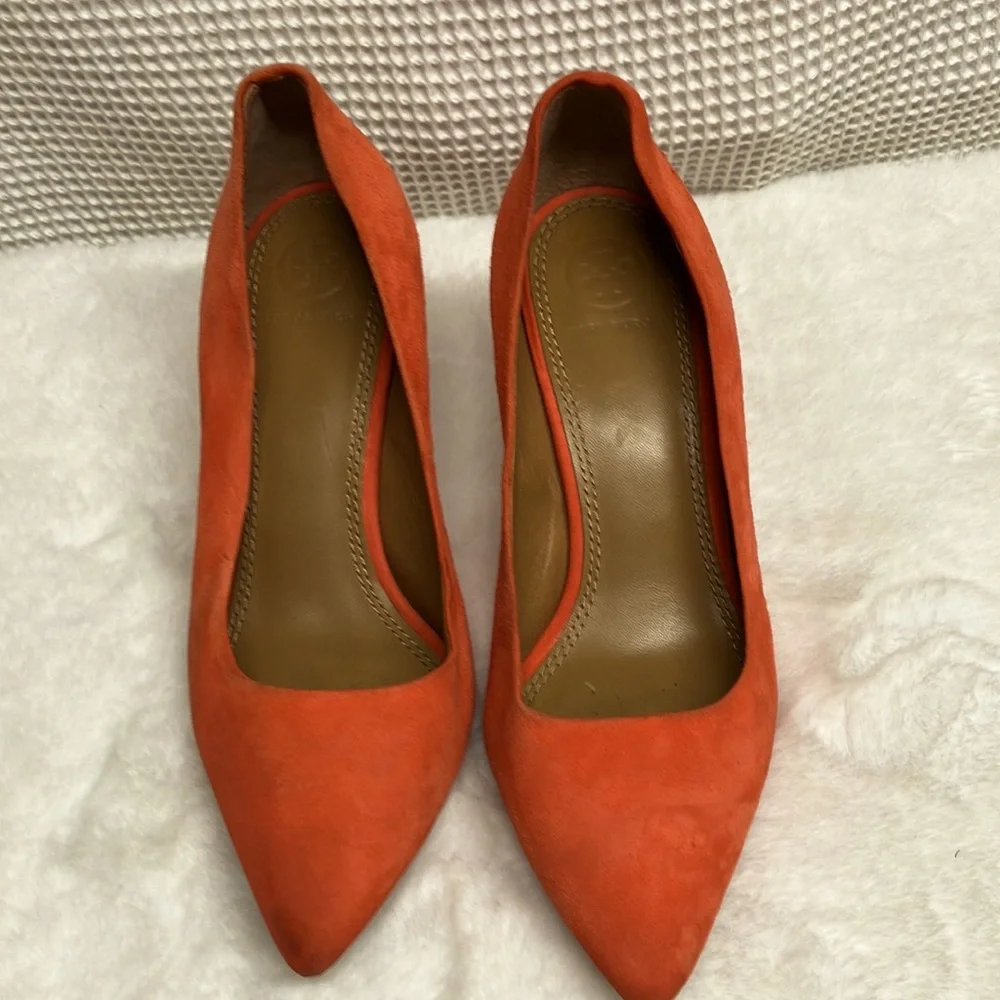Troy Burch Suede Pumps - Picture 2 of 6